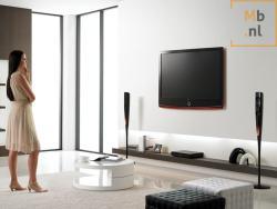 lg-32LH7010-lifestyle